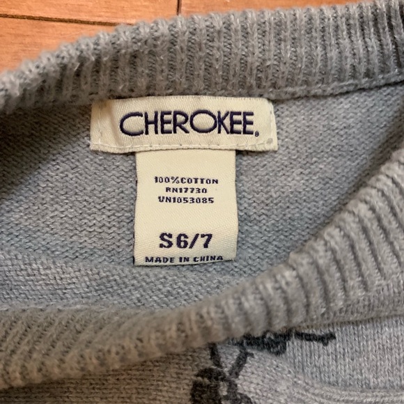 {6/$30} Grey Cherokee sweater with black skulls - Picture 2 of 2